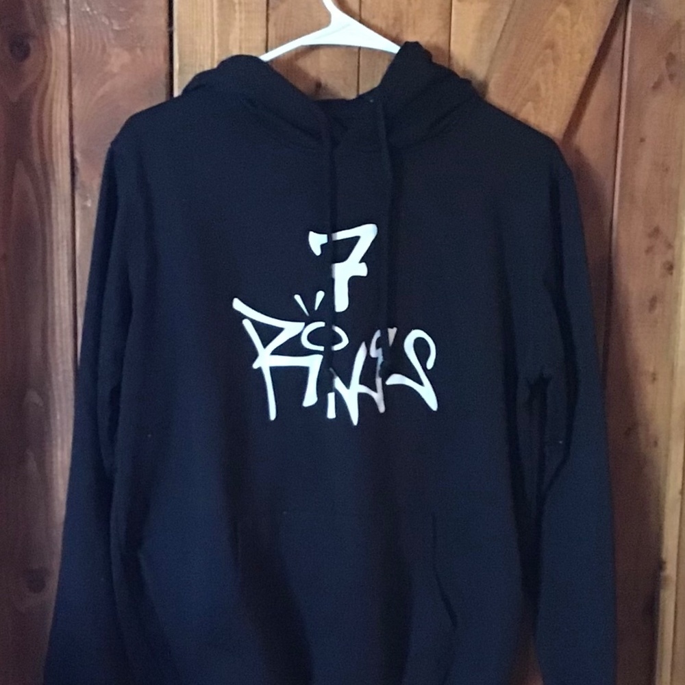 Size Med, Black Ariana Grande 7 Rings Sweatshirt